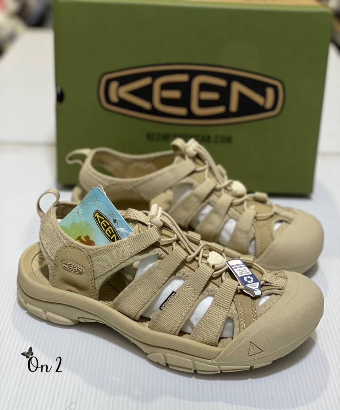 Keen shoes ของต้องมี รองเท้า KEEN NEWPORT RETRO ที่ฮิตมากก คู่ลุยต้องยกให้เค้าเลยค่ะ สายลุย สายเที่ยว บอกเลยว่าคู่นี้เอาอยู่ แต่งตัวง่าย ใช้งานได้ทุกโอกาสเลย งานใส่สลับแท้