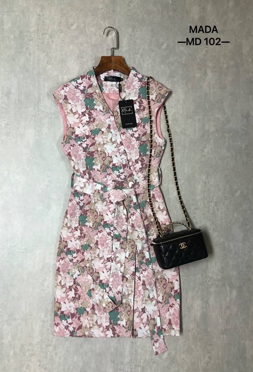 Dress ผ้าลายทรงป้ายหน้า ผูกเอวเก๋ๆ รุ่นนี้ใส่เป็นเดรสตัวเดี่ยวหรือจะใส่เป็นเสื้อคลุมปล่อยๆก็เก๋ งานดี 👍🏻 เย็บติดซัปในทั้งตัว