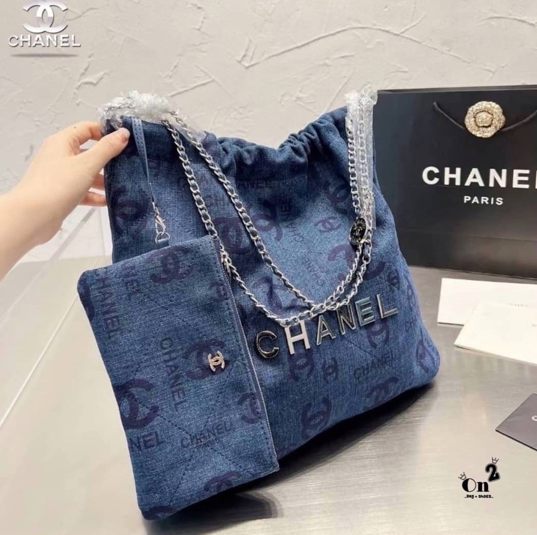 CHANEL Bag งาน Mirror.ผ้ายีนส์สวยมาก อะไหล่ทอง มาพร้อมใบลูก คอลนี้เซเลปต้องมีนะค่ะ ใช้งานง่ายได้ทุกลุค ปังสุด สวยเลยค่า