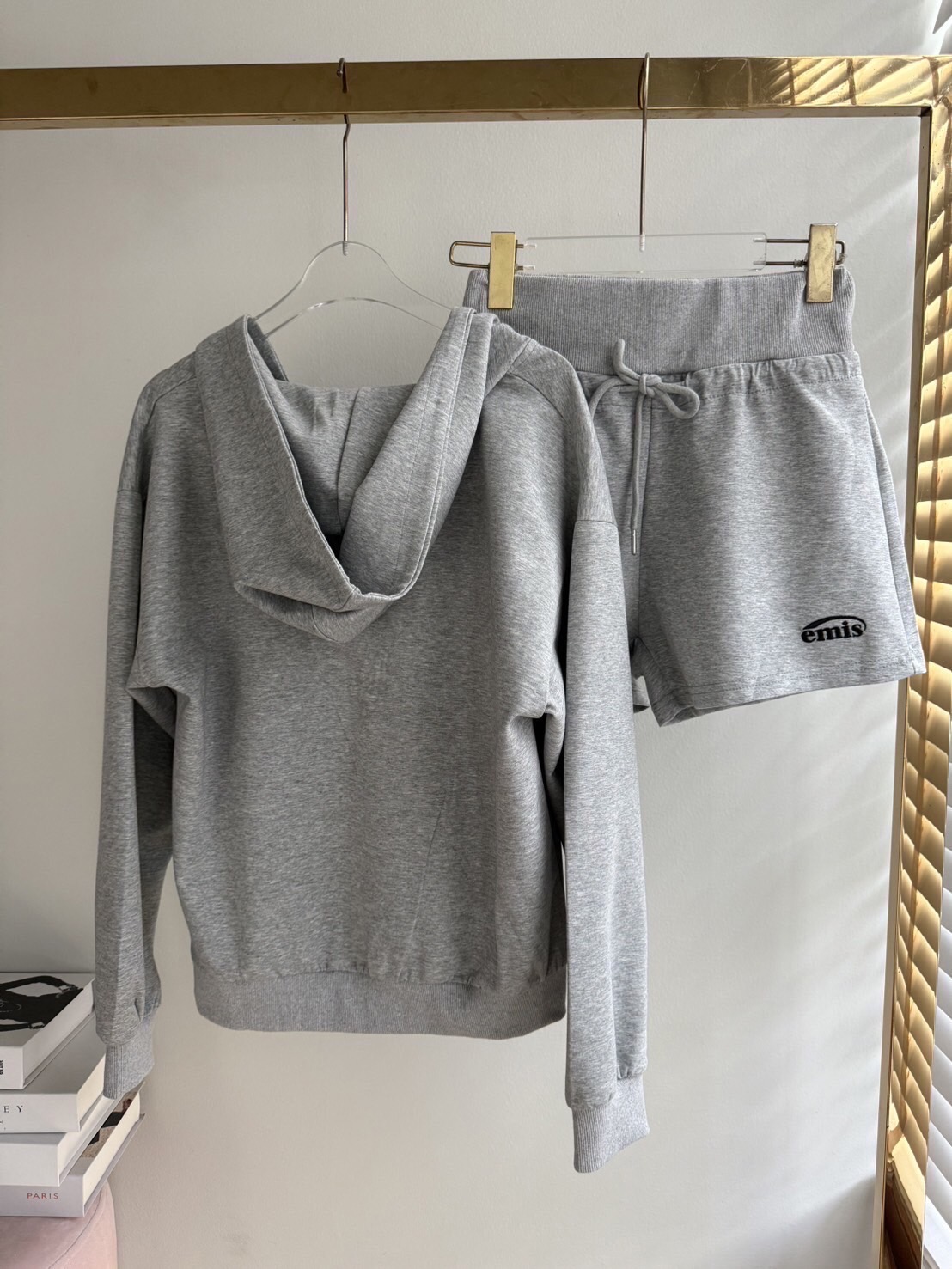 ชุดเซทแฟชั่น ชุดเซ็ทกางเกงขาสั้น เสื้อฮูดดี้แขนยาว งานเนื้อผ้าเกรดพรีเมียม