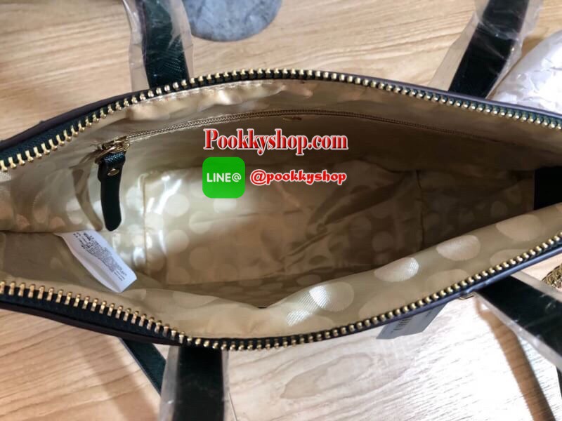 Kate Spade Cedar Street Mini Harmony Crossbody Small Handbag กระเป๋าสะพายใบเล็กสุดน่ารัก วัสดุหนัง Saffiano สวยหรูอยู่ทรงสไตล์ น่ารักไม่ซ้ำใคร ด้านหน้าประดับโลโก้สีทองสวย ภายในมีช่องซิปและช่องเล็ก สามารถใส่ ipad mini กระเป๋าสตางค์ใบยาวของใช้ได้จุกจิกได้เย