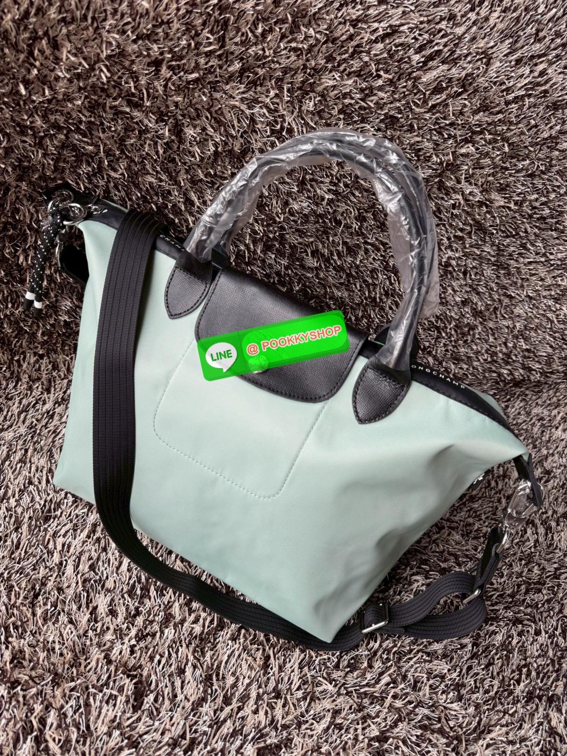 Large 💕Longchamp LE PLIAGE ENERGY L HANDBAG LE PLIAGE รีไซเคิล ECONYLสไตล์สปอร์ต ทันสมัย และใช้งานได้จริง น้ําหนักเบา กระเป๋าใบนี้เป็นเครื่องประดับที่มีเสน่ห์ในอุดมคติที่จะติดตามคุณในทุกกิจกรรมยามเย็นของคุณ มาพร้อมกับสายสะพายไหล่ปรับได้ สามารถพกพา