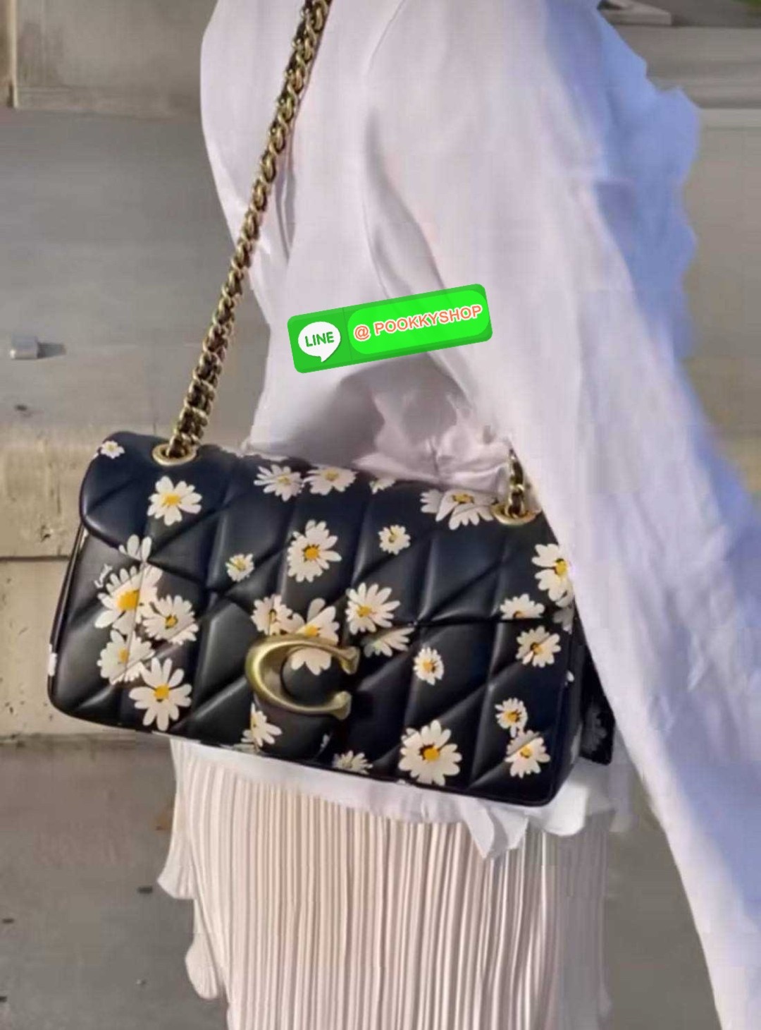 COACH CR705 TABBY SHOULDER BAG 26 WITH QUILTING AND FLORAL PRINT 🔆 Details ไอเท็มใหม่ สวยเกินเรื่องไปมาก! ดีไซน์ลวดลายดอกไม้สดใสตัดกับโทนสีคลาสสิคได้อย่างลงตัว