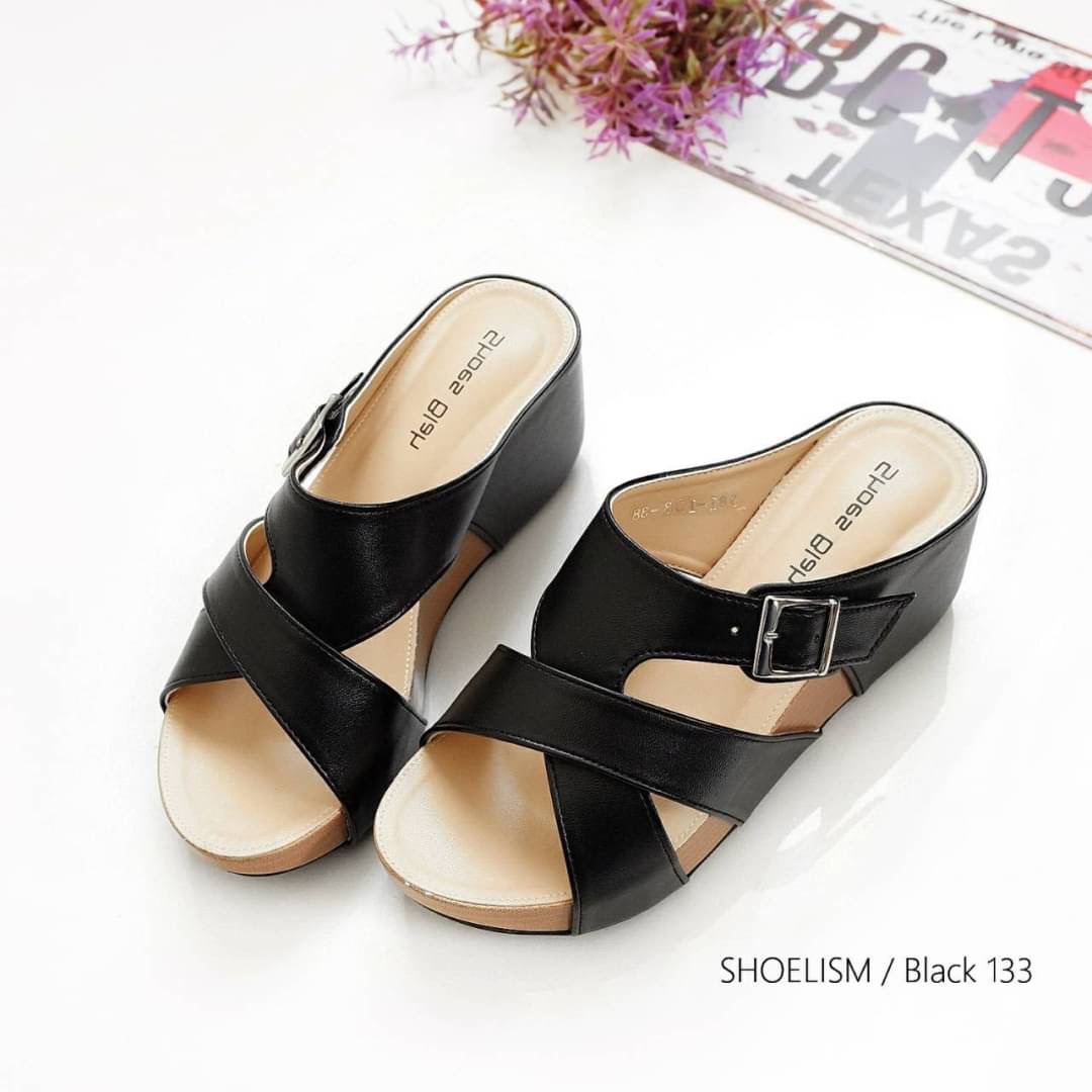 รองเท้าแฟชั่น ส้นเตารีด แบบสวมหน้าไขว้สวยเรียบเก๋ หนังนิ่ม พื้นนิ่ม ทรงสวย ใส่สบาย แมทสวยได้ทุกชุด