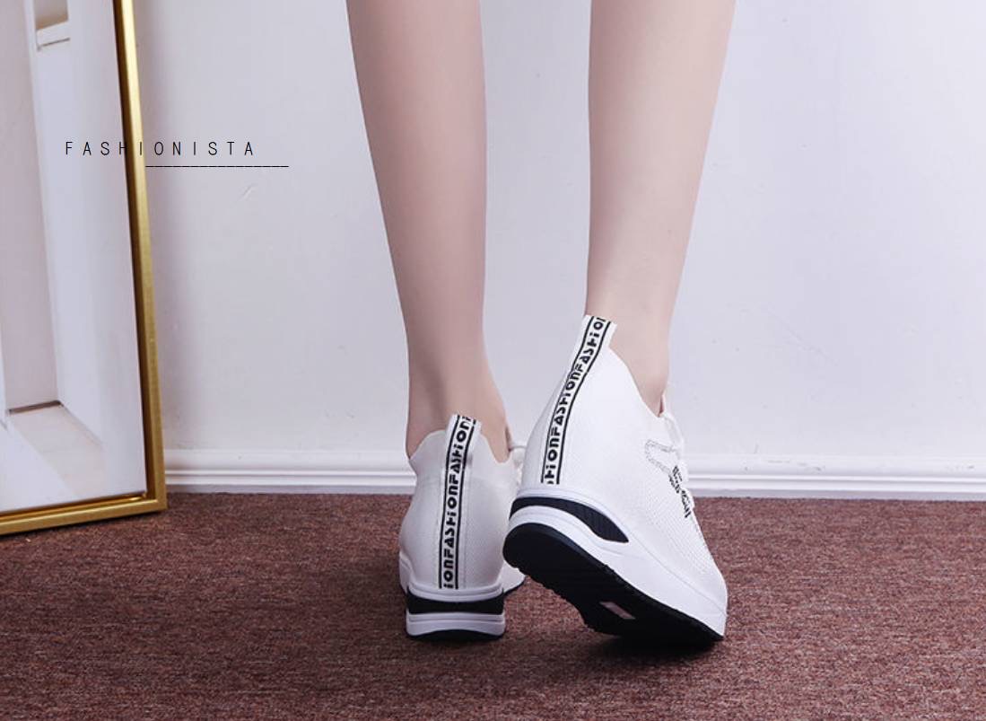 HOT FASHION แฟชั่นเสริมส้นมาแรง!! รองเท้าสลิปออนเสริมพื้น 5c.m. แต่งเชือกผูก ทรงสโลป วัสดุเนื้อผ้ายืดกระชับเท้า เนื้อหนาคุณภาพดี ขอบยางยืดเพิ่มความยืดหยุ่นในการสวมใส่ ใส่แล้วดูขาเรียวยาวสุดๆไปเลย ตัวพื้นรองเท้าเป็นยางพารากันลื่นได้ดีจ้า เพิ่มความโดดเด่นด้