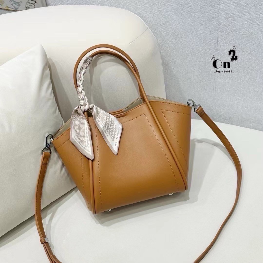 📣 Classic Working PU Bag 🔥 ▪️กระเป๋าสะพายไหล่ &สะพายข้าง ประดับริบบิ้น วัสดุเป็นหนัง PU Premium มีสายยาวให้ 1 เส้น ทรงสวยมากก❤️