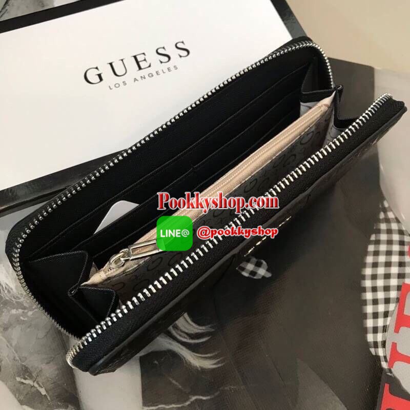 Guess wallet กระเป๋าสตางค์ใบยาว วัสดุหนังแก้วเงาสวย ด้านหน้าตกแต่งด้วยโลโก้แบรนด์สวยโดดเด่น ด้านในมีช่องใส่บัตรหลายช่อง มีช่องกลางใส่เหรียญ เปิดปิดกระเป๋าแบบซิปรอบสะดวกใช้ น้ำหนักเบา ซับในลายแบรนด์ ราคาสุดคุ้มห้ามพลาดค่ะ (พร้อมกล่อง+การ์ด)