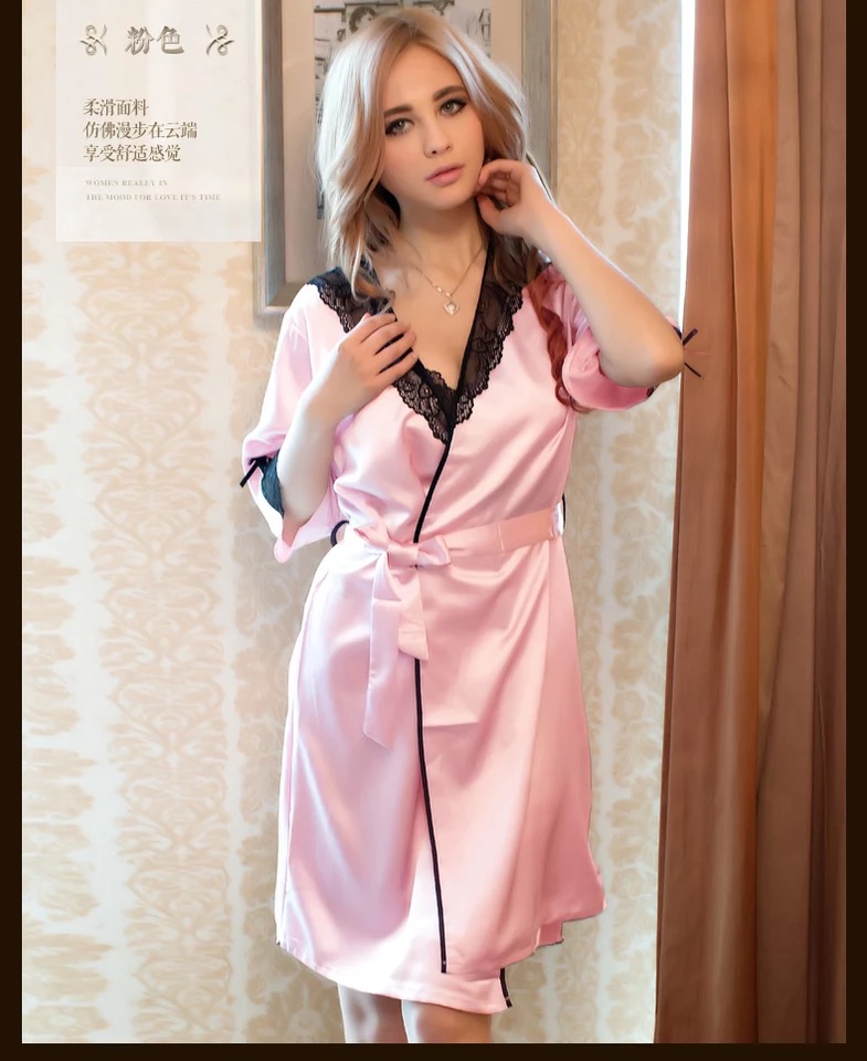 Set ชุดนอน เซ็ทชุดคลุมนอน+ สายเดี่ยวสีขมพูอ่อน แต่งลูกไม้ดำ