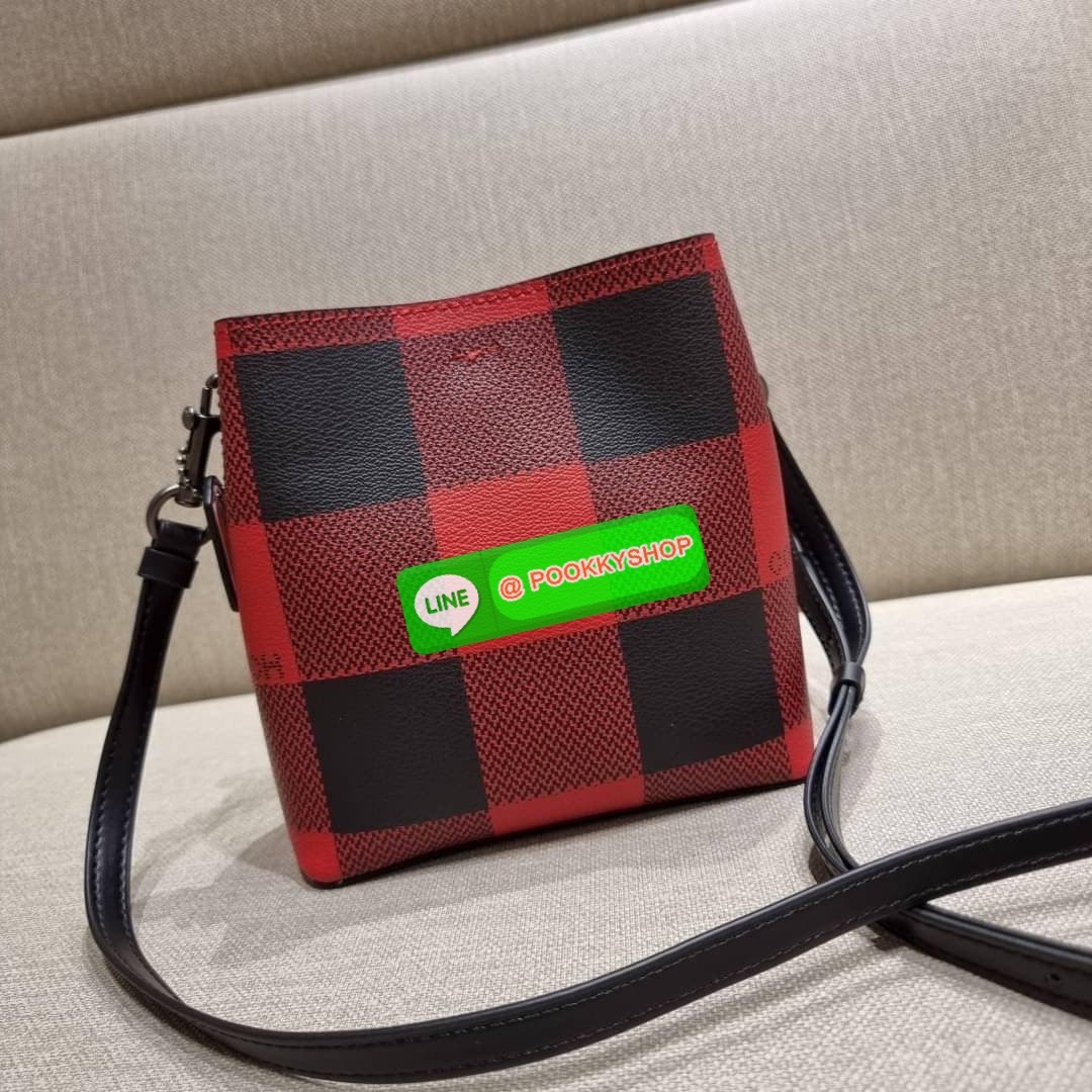 COACH 7267 MINI TOWN BUCKET BAG WITH BUFFALO PLAID PRINT คอลเลคชั่นใหม่ล่าสุด!! น้องสาวคนสวยมาแล้วจ้า สีแดงโดดเด่นต้อนรับเทศกาลคริสต์มาส 🎅🎄 กระเป๋าบัคเก็ต ไซส์มินิ ใบจริงน่ารักม้าก!! น่าใช้แบบที่สุด วัสดุหนังแคนวาสเคลือบลาย สวยคม เปิด-ปิดด