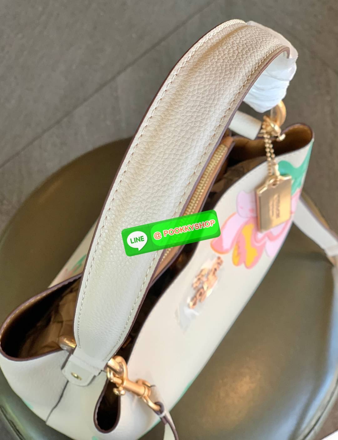 💥NEW ARRIVAL! 🌺ถังใหญ่ สวยมากๆ ทั้งลายทั้งหนัง ไร้ที่ติเลยค่าา 🆕COACH LARGR TOWN BUCKET BAG WITH DREAMY LAND FLORAL PRINT ((C8609)) 📣พร้อมส่ง! คุณภาพเต็ม💯! 🔺จุดเด่นของลายดอกเป็น3Dสัมผัสจะรู้สึกนูนค่ะ กระเป๋า