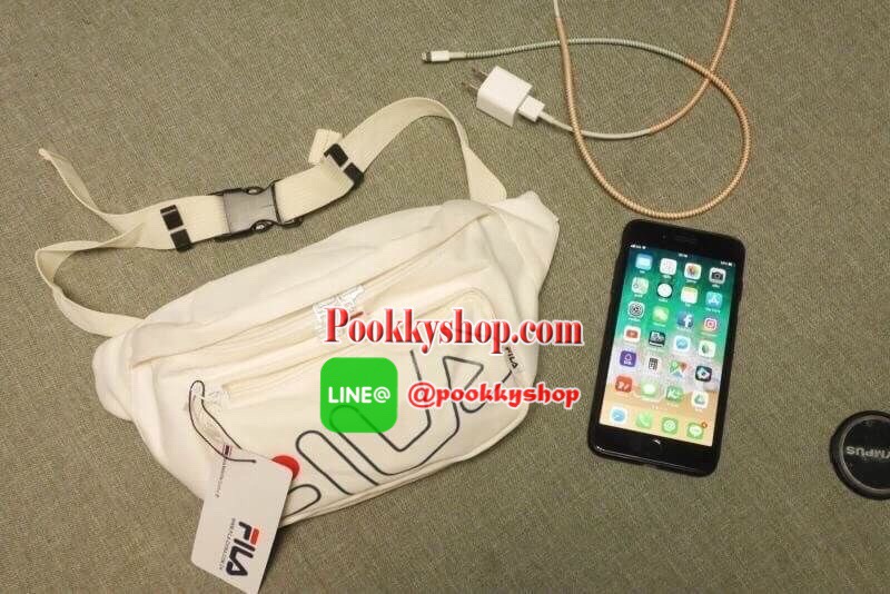 เข้าเพิ่ม ครบสี 5 สีค่ะ fila hip sack bag กระเป๋าคาดเอวและอก แท้ไม่ต้องรอพรีหรือหิ้วจากเกาหลี วัสดุผ้า Canvas หนาสวยนิ่ม หน้ากระเป๋าสกรีน Fila ตัวใหญ่ ดีไซน์กระเป๋าและสีสันที่สวยงามและทันสมัยเหมาะลุคใหม่ หัวซิปปั้ม