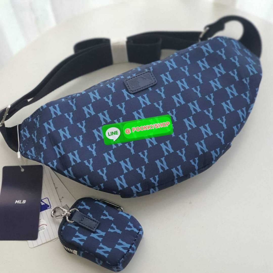 New collection!!! MLB MONOGRAM HIP SACK NEW YORK YANKEES กระเป๋าทรงคาดอก คาดเอว สะพายไหล่ จากแบรนด์ดัง MLB เป็นรุ่นยอดฮิต อีกคอลเลคชั่นที่ขายดี วัสดุ ผ้า NYLON กันน้ำ ด้านหน้าปักโลโก้แบรนด์ อะไหล่แบรนด์ ด้านใน มีช่องซิปแยก 1 ช่อง และ ช่องหลักใหญ่ 1 ช่อง ม