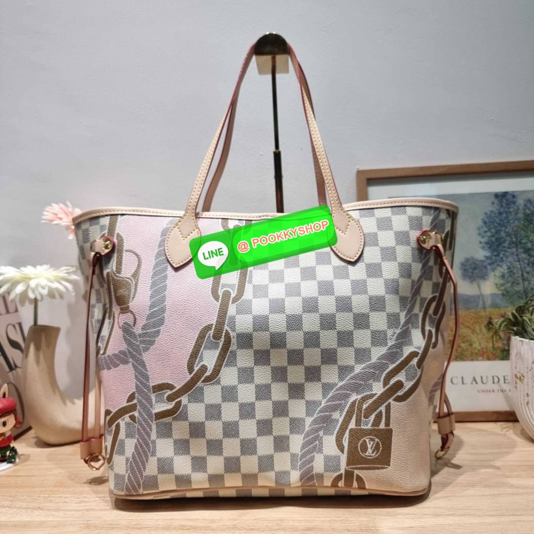 NEW IN!! LV 2IN1 TOTE SET WITH NAUTICAL PRINT ดีไซน์ใหม่ต้อนรับฤดูร้อน กับกระเป๋าสะพายไหล่ใบใหญ่ทรง tote มาพร้อมใบลูก พรีเมี่ยมกิ๊ฟสุดคุ้ม!! คลาสสิคที่สุด เป็นอีกรุ่นที่มีคนใช้เยอะมากๆ โทนสีละมุน วัสดุหนังแคนวาสปั๊มลายเต็มใบ ปากกระเป๋ามีหูเกี่ยว ด้านข้างม