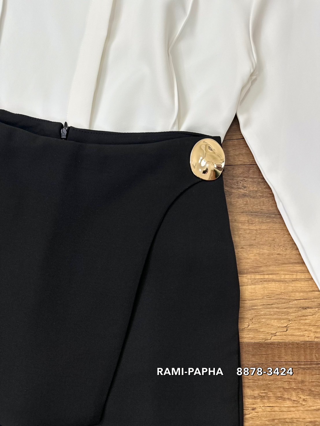 ชุดเซทแฟชั่น เสื้อเชิ้ตคอปกดีไซน์เก๋ ด้านหน้ากุ๊นเป็นเส้นตรง กระดุมซ่อนด้านหน้าใช้งานได้จริง