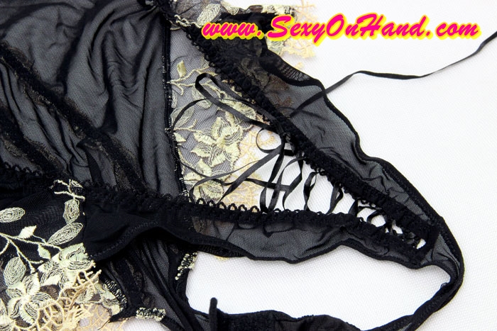 ชุดนอน เซ็กซี่ ชุดบอดี้สูท วันพีซ แต่งปักลูกไม้ ช่วงอก และโคนขา เว้าหลัง แต่งร้อยริบบิ้นช่วงบั้นท้าย เพิ่มความเซ็กซี่ ยั่วยวน สินค้าส่งออกญี่ปุ่น เนื้อผ้าซีทรู งานเกรดพรีเมี่ยม หรูมากๆคะ Size S/M