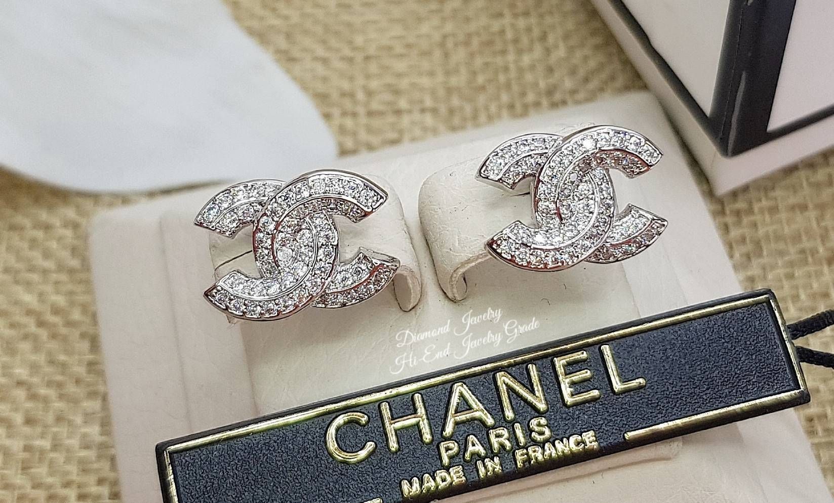 New Arrival !!! Chanel Earring ต่างหูชาแนล เกรดจิวเวอรี่ งานน่าร๊ากกก ดูดี งานสวยมากกกกกทุกแบบคะ เพชรใส ไม่ขุ่นแม้แต่เม็ดเดียว ซื้อไปไม่ผิดหวังแน่นอนคะ ตัวเรือนสีเงิน ตามรูป งานชุบ 18KGP ไม่ลอกไม่ดำ Made in Korea