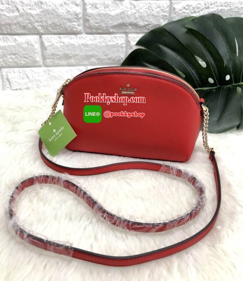 Kate Spade new york Cameron Street Crossbody With Zip Bag พร้อมส่งค่ะ!!! มีพร้อมส่งถึง 9 สีจ้า กระเป๋าสะพายข้างหรือแบบครอสบอดี้ร์ ลายหนังซาฟเฟียโน่ ทรงน่ารัก ใบจริงน่าใช้มากๆค่ะ ด้านหน้าติดโลโก้แบรนด์ มีช่องแม่เหล้กให้ใส่ของหนึ่งช่อง เปิดปิดช่องหลักแบบซิป