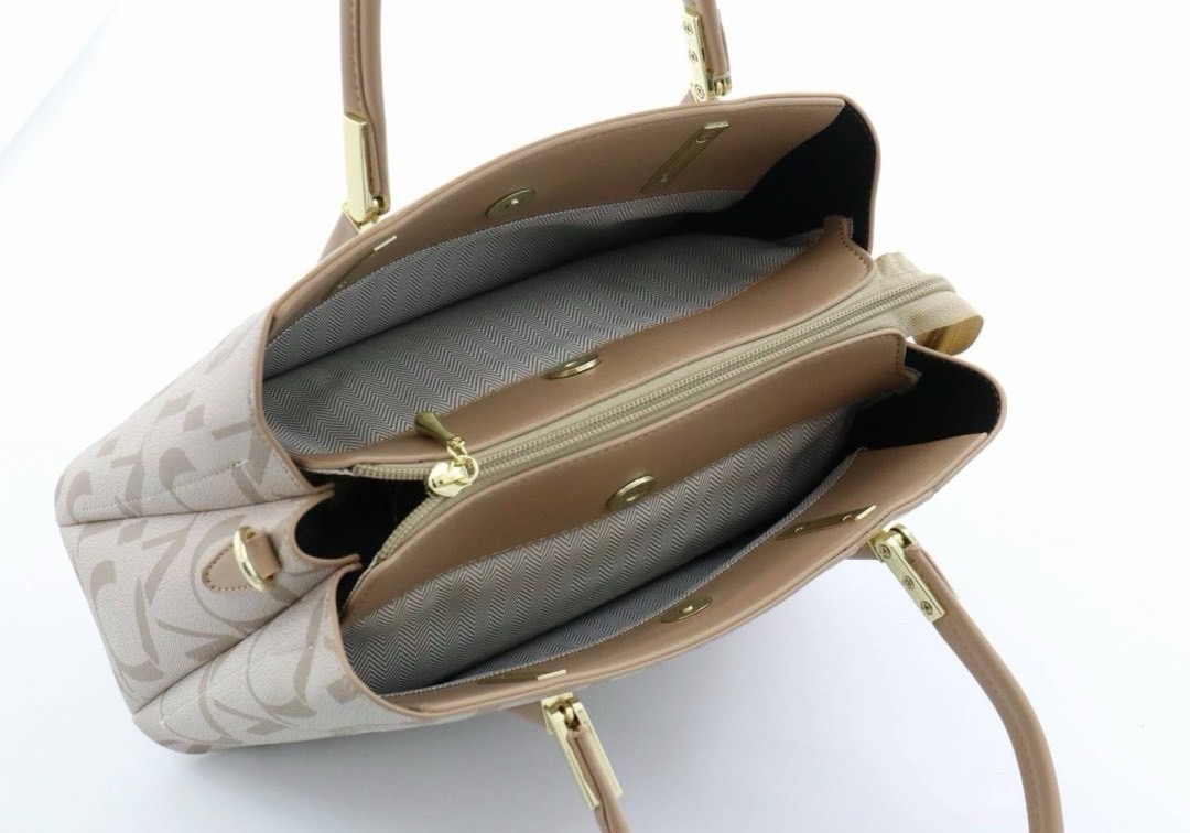 กระเป๋าถือ กระเป๋าสะพาย 💥 สินค้าพร้อมส่ง ✅วัสดุทำจากแคนวาส เนื้อพิเศษ ✅งานเกรดพรีเมี่ยม ✅มีหลายช่องการใช้งาน