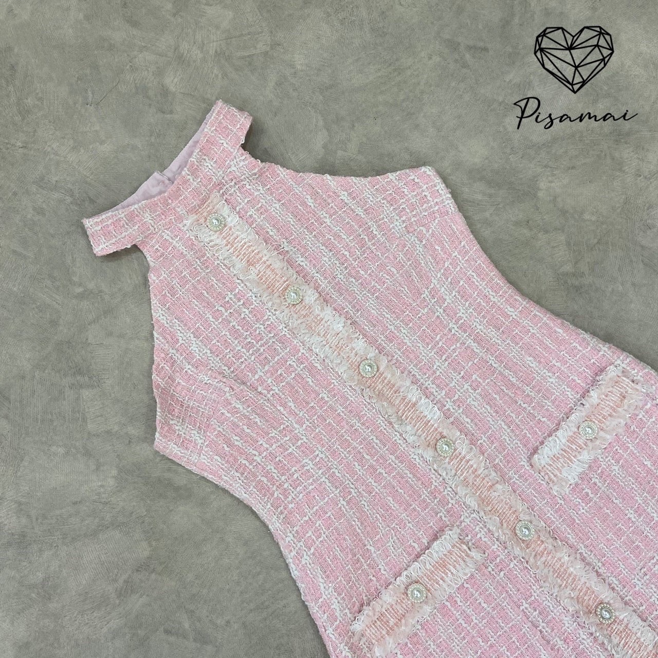 เดรสคล้องคอผ้าทวิสสีชมพูตัวสั้น ดีเท็ลรุ่นนี้ใส่สวย