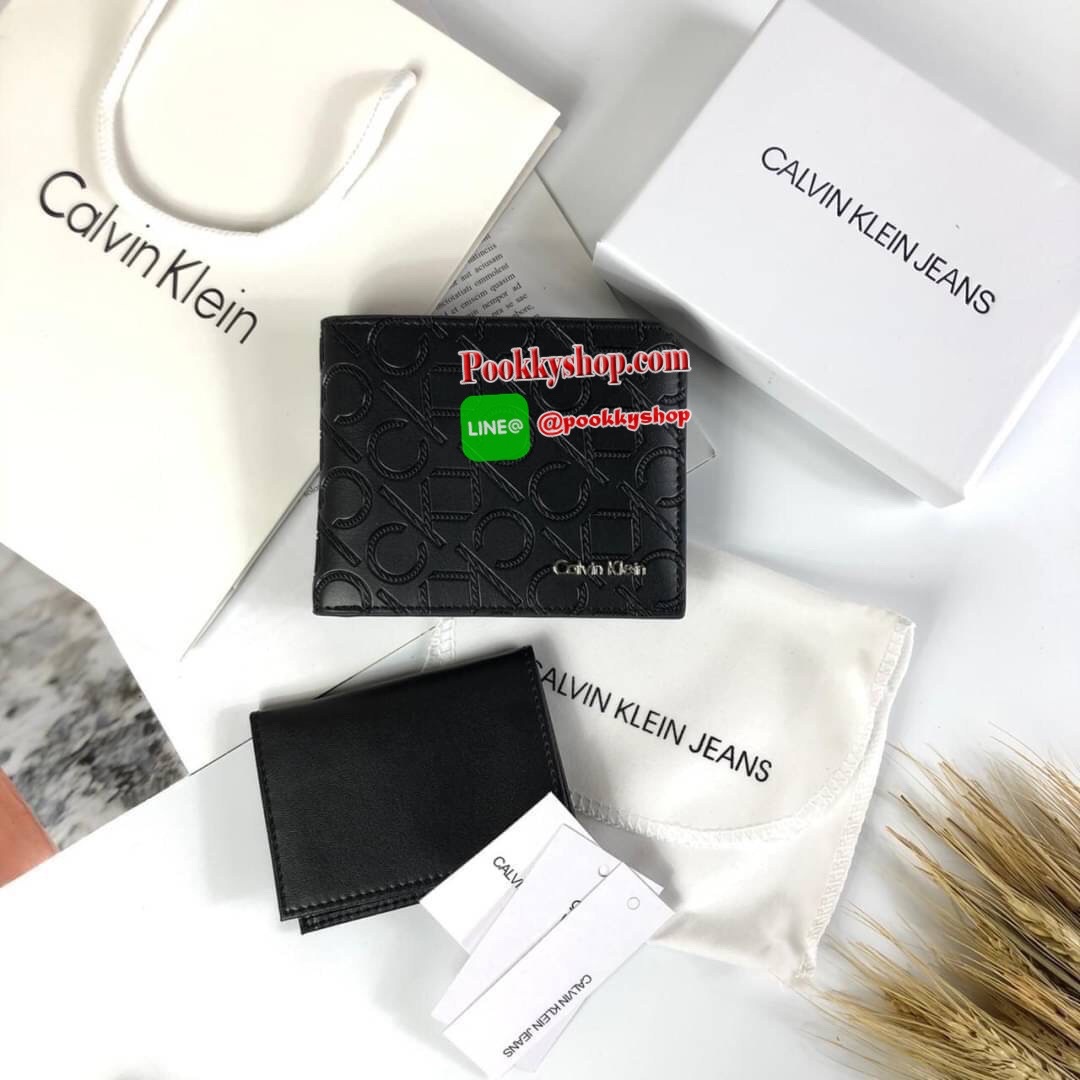 Calvin Klein Short Wallet กระเป๋าสตางค์ใบสั้น มาพร้อมกระเป๋าใส่บัตรใบเล็กอีก 1 ใบ จะมอบเป็นของขวัญหรือใช้เองก็แนะนำค่ะ