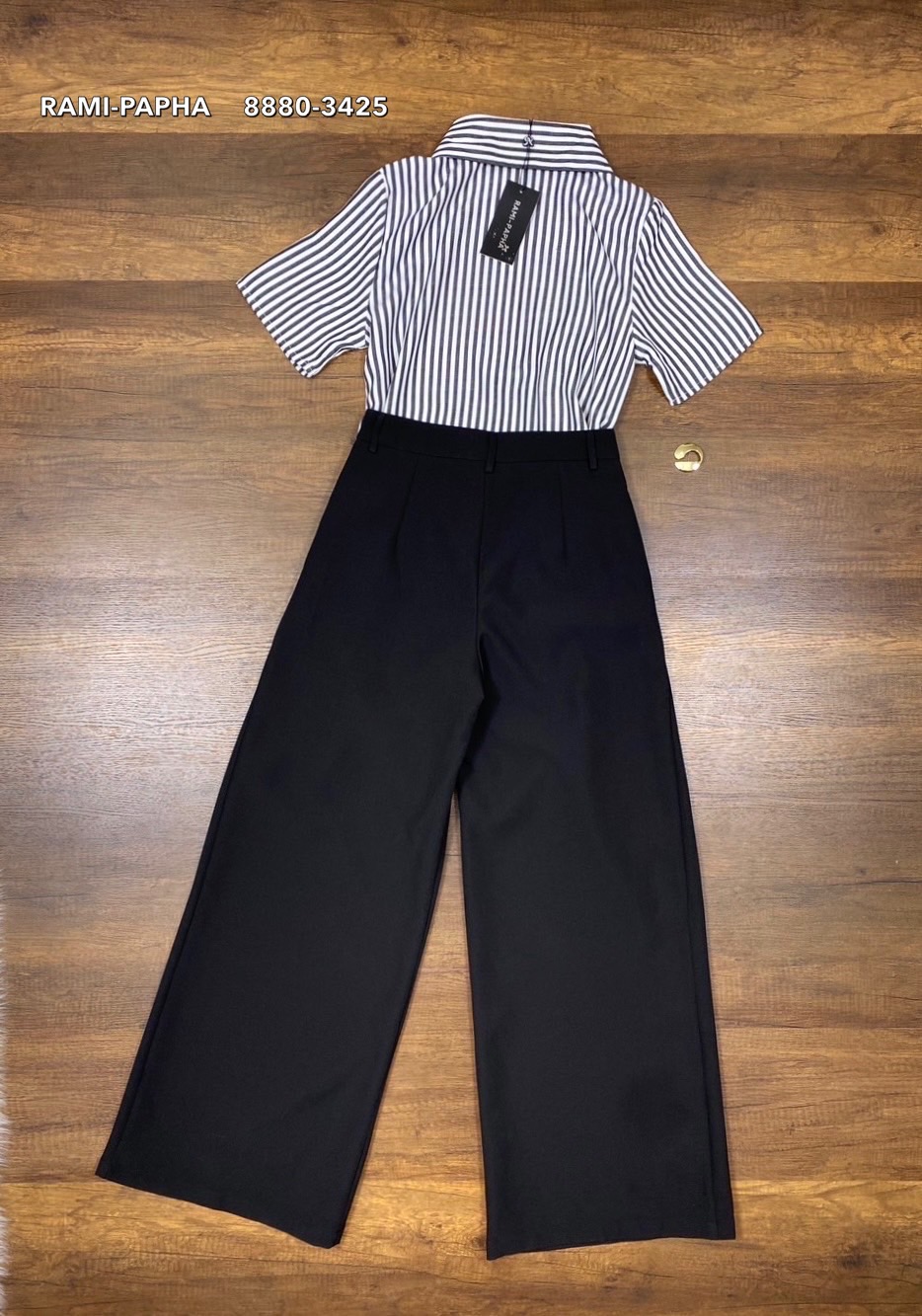 ชุดเซทแฟชั่น เสื้อเชิ้ตแขนสั้นคอปกเก๋ๆ ลายริ้วทางตรงสีสวยคลาสสิค ดีเทลสวยเก๋ กระดุมอกซ่อน