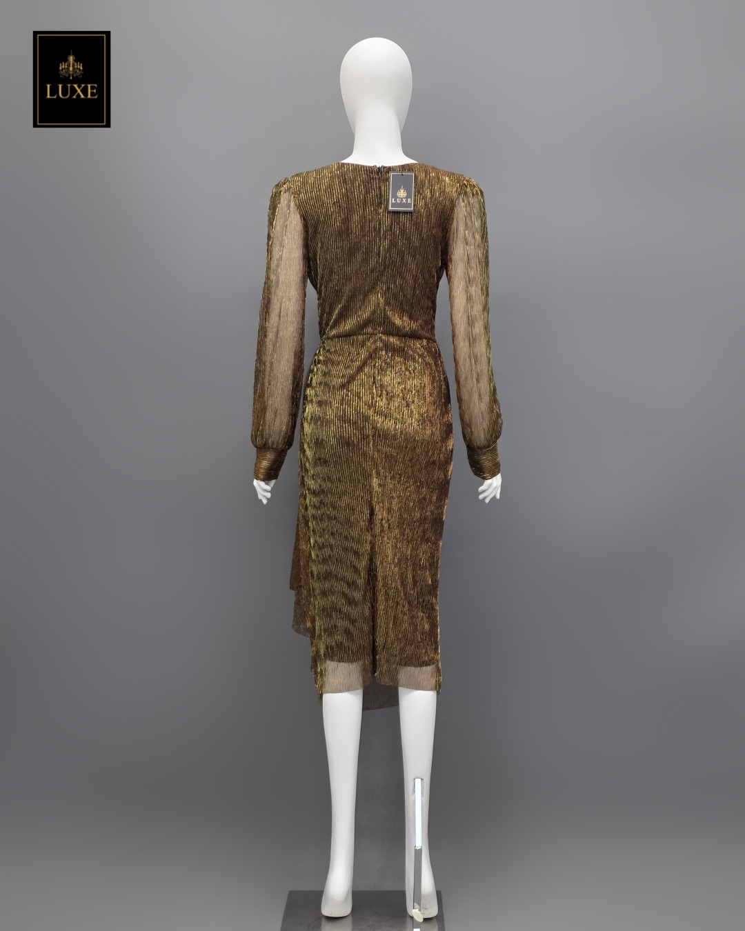 เดรสแฟชั่น เดรสเสื้อคอวีป้ายแขนยาว กระโปรงทรงสอบจับเดรปข้างลำตัว