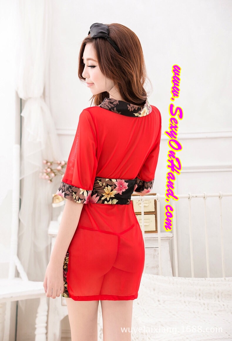 ชุดเซ็กซี่ กิโมโน สีแดงสด แต่งแหวกอก ขอบดำลายซากุระ +สายคาดเอว ลายซากุระ แต่งแหวกขาเพิ่มความเซ็กซี่