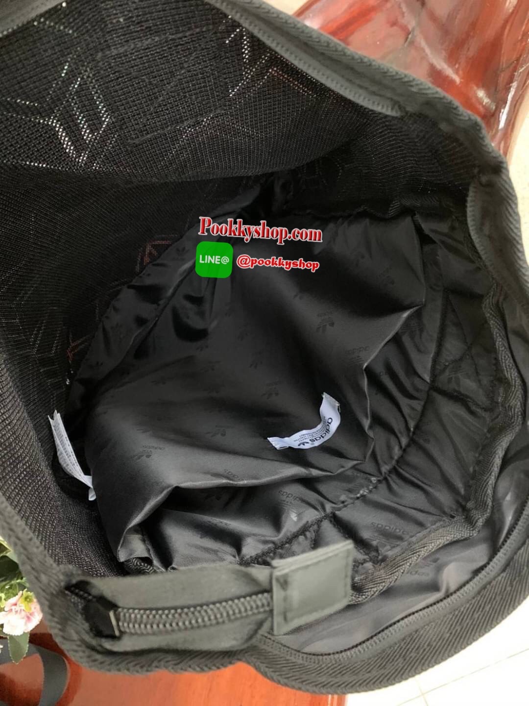 Adidas 3D Expect Originals Bag กระเป๋าสะพายคาดอก ขนาดกลาง ด้านหน้าแต่งดีเทลแบบ3D ในมีช่องแยกใส่มินิไอแพค หรือกระเป๋าสตางค์ทรงยาว มีสายสะพายที่ทันสมัยเป็นสายซิป เพราะนอกจากจะเป็นเป้สะพายแล้ว ยังสามารถนำมาสะพายไหล่ได้ มาในแบบลุคช์สไตล์ลำลองเพื่อให้คุณใช้งาน