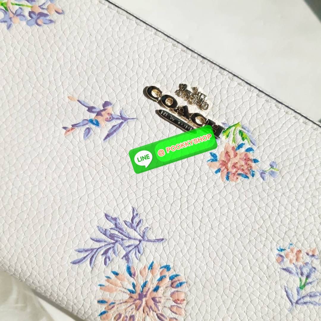 COACH 69832 ACCORDION ZIP WALLET WITH MEADOW PRAIRIE PRINT กระเป๋าสตางค์ใบยาวซิปรอบ ลายดอกไม้น่ารักมากเว่อร์!! ลวดลายตัดกับสีชอล์กได้อย่างลงตัว ดูละมุนน่าใช้ วัสดุหนัง pepble สวยทนทาน ใส่มือถือได้ ใส่ธนบัตรได้ทุกชนิด ใส่บัตรได้เยอะไปอีก!! จุๆแบบนี้ ราคาดี