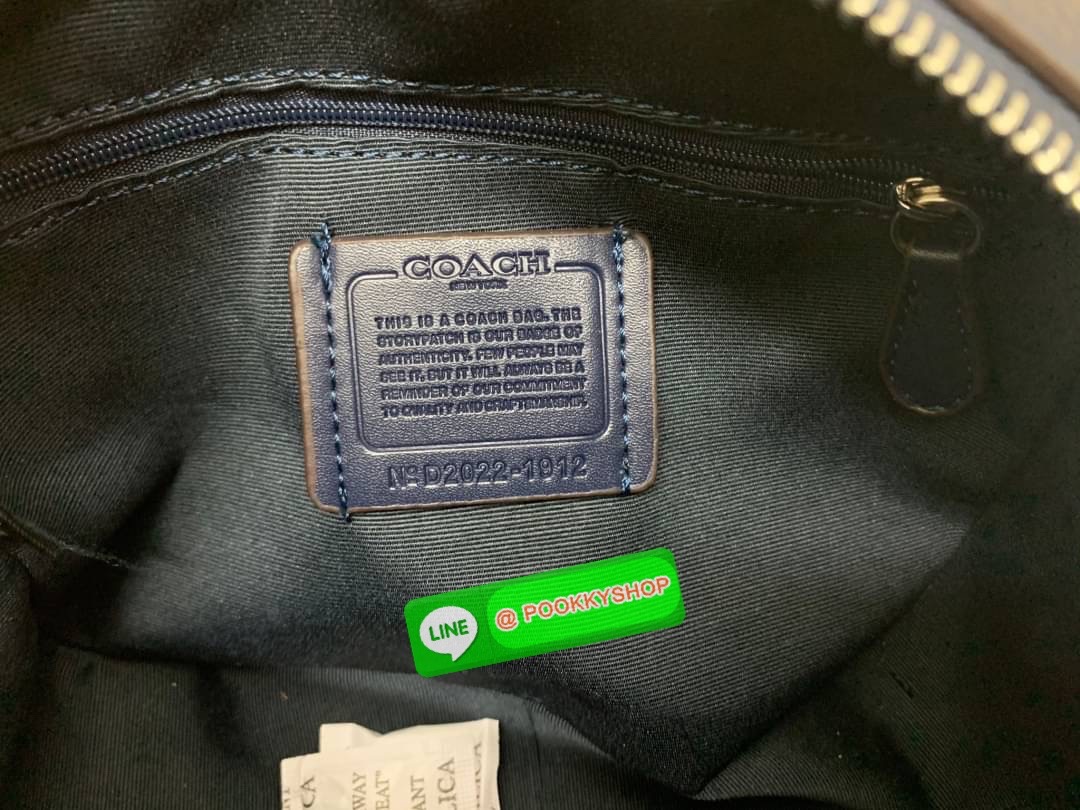 New arrival! 🌈รุ่นใหม่ห้ามพลาดค่ะ! Coach Dempsey Camera Bag In Signature Jacquard With Stripe And Coach Patch ((1912)) พร้อมส่งที่ไทย! กระเป๋าสะพายครอสบอดี้ร์กรือสะพายข้างได้ วัสดุJacquard+หนังแท้ สวยงามมากๆค่ะ ด้านหน้ามีป้ายวงกลมหนังโลโก้แบรนด์ เ