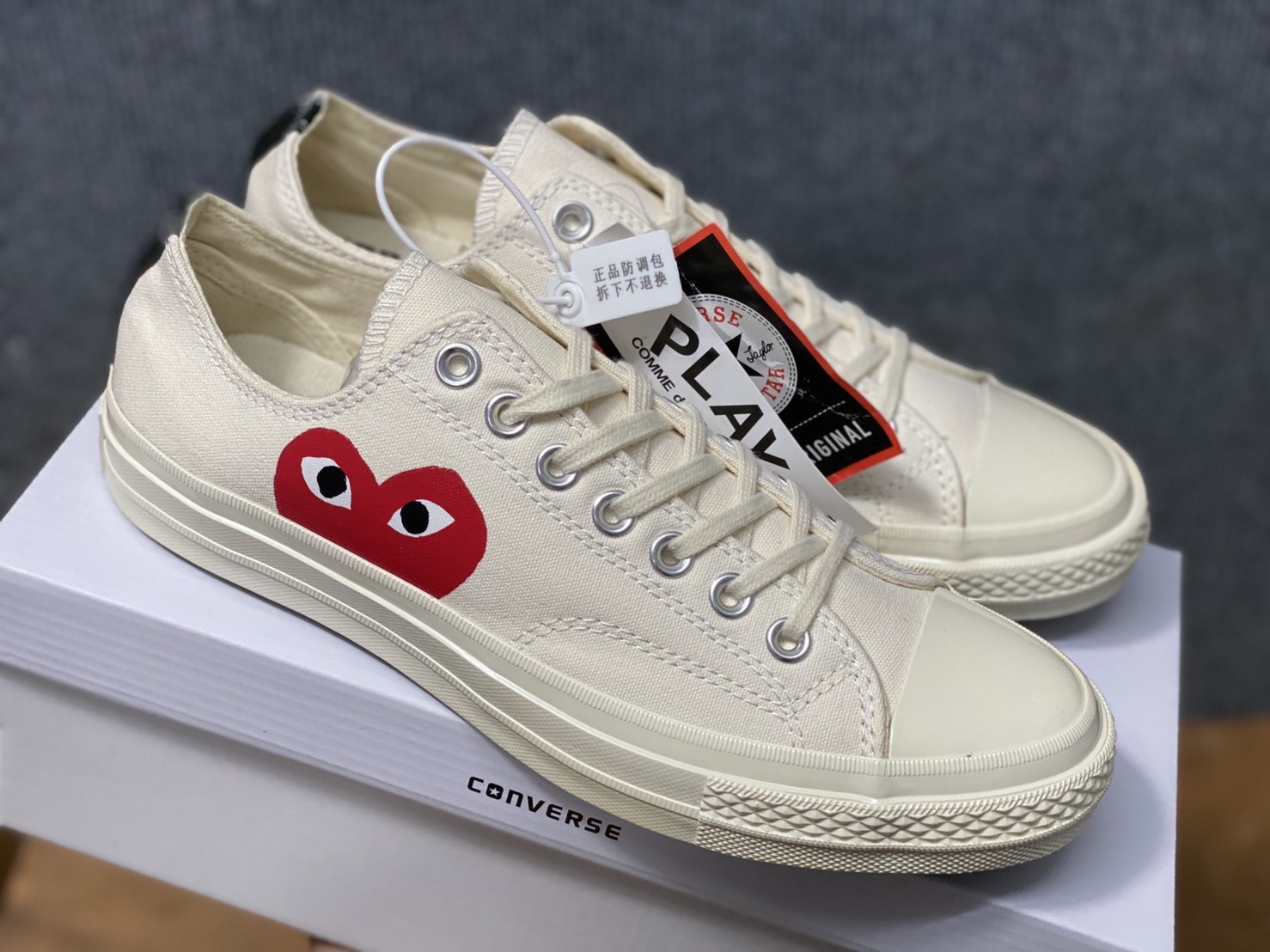 พร้อมส่ง รองเท้าผ้าใบ converse Play