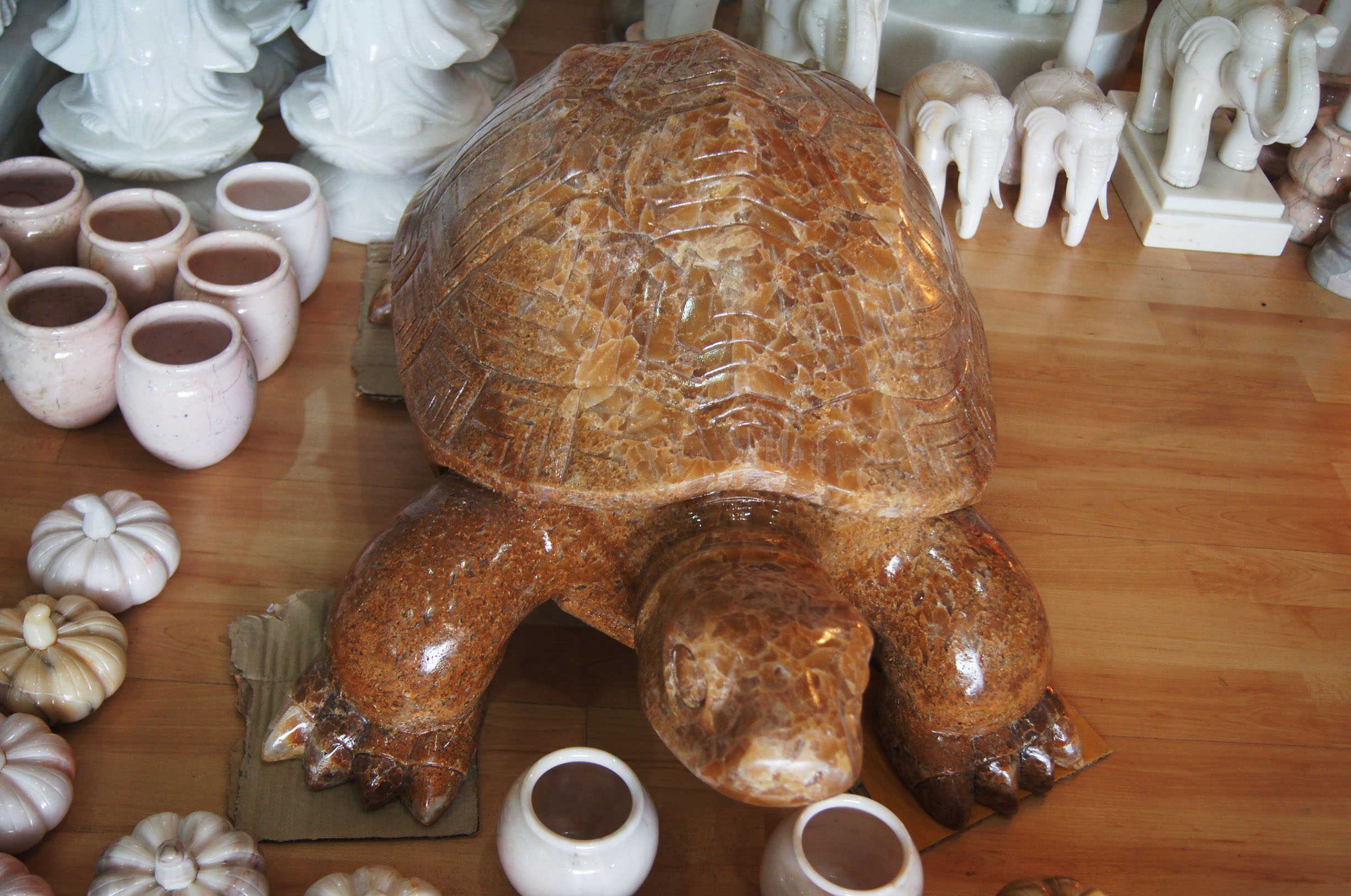 เต่า หินอ่อน ขนาดสูง 30 เซนติเมตร กว้าง 70 เซนติเมตร