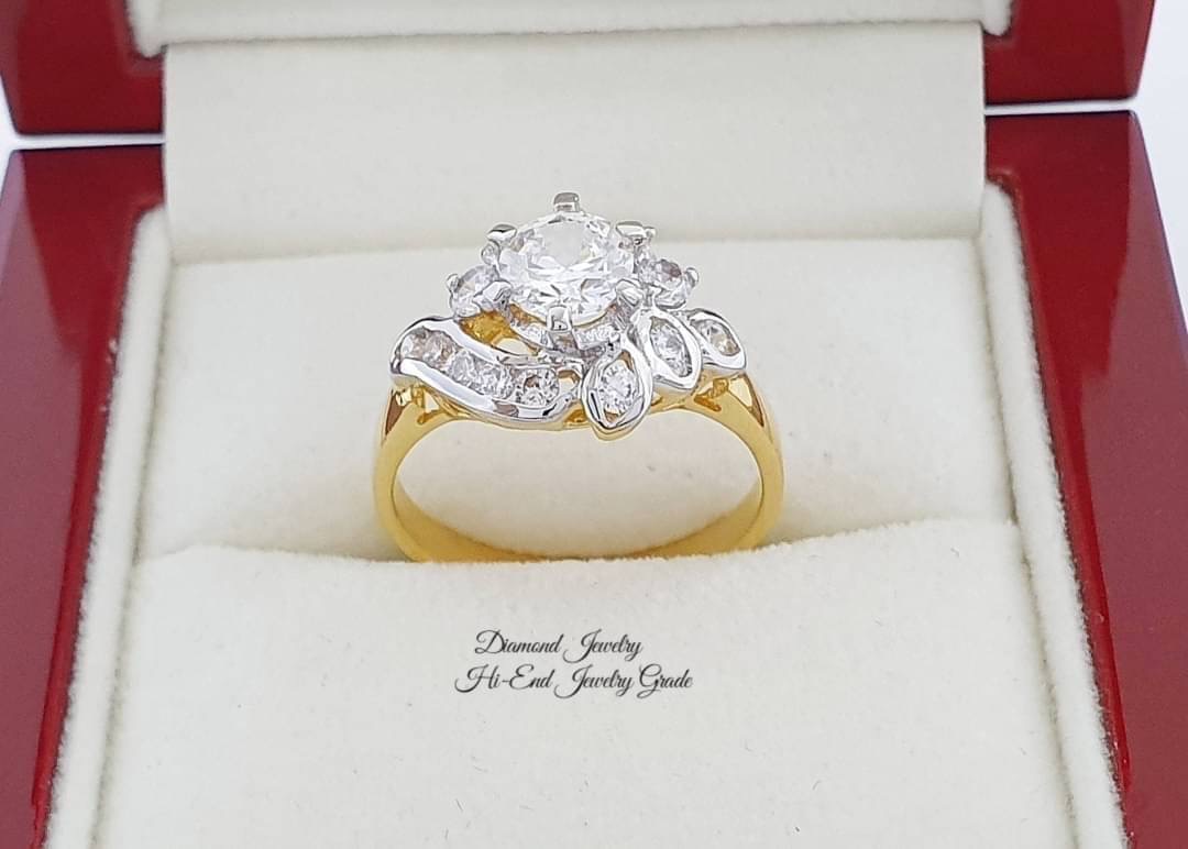 New Arrival !!!!!!! Diamond Ring แหวนเพชร CZ แท้ ดีไซน์สวยหรู ขนาดกำลังสวย เพชรขาวใสมากๆๆๆ เล่นไฟดีเว่อร์ๆ ตัวเรือนชุบทองคำแท้ 5 ไมครอน สีทอง 24K เหมือนทองแท้ ไม่หลอกตาค่ะ ใส่ออกมาเหมือนของแท้มากที่สุดแล้วค่ะ ซื้อไปไม่ผิดหวังแน่นอน