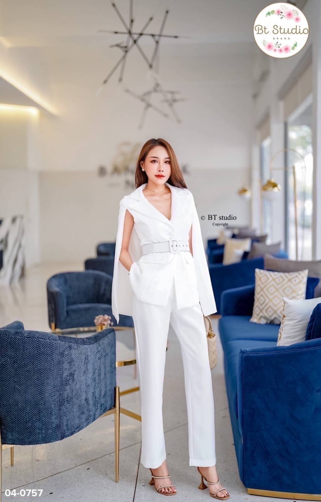 เซท 3 ชิ้น เสื้อเบเซอร์แขนกุด แต่งแขนเป็นผ้าคลุม กระดุมหน้า มาพร้อมเข็มขัด แมทซ์กับกางเกงขายาวมีกระเป๋าข้างใช้งานได้จริง ลุค CEO แบบ สวย หรู ดูแพงจ้าาา