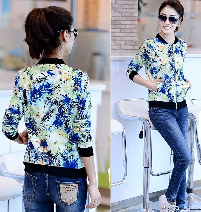 เสื้อผ้าแฟชั่นนำเข้า : เสื้อคลุม พร้อมส่ง เสื้อคุลมแฟชั่น สีโทนเขียว ลายดอกไม้ ซิปรูดเก๋ มีกระเป๋าสองข้างใช้งานได้ รายละเอียดเพิ่มเติม : ใส่กันหนาวได้