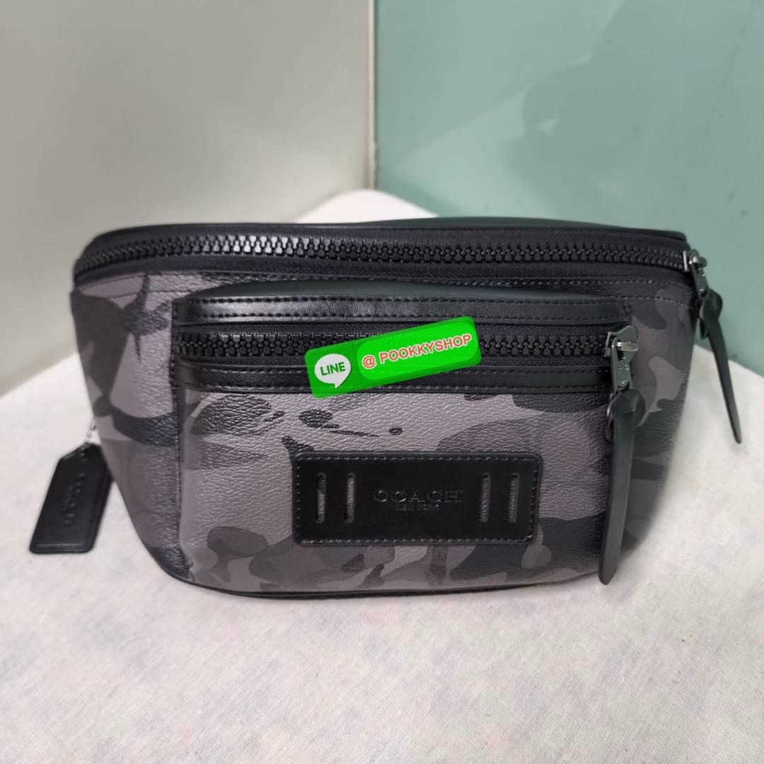 กระเป๋า คาดอก/คาดเอว COACH TERRAIN BELT BAG IN SIGNATURE CANVAS WITH CAMO PRINT (COACH F89034) เป๋าคาดเข็มขัด ผ้าใบเคลือบซิกเนเจอร์และหนังลูกวัวอย่างดี ภายในกระเป๋ามัลติฟังก์ชั่น ปิดด้วยซิป ซับในผ้า กระเป๋าซิปด้านนอก สายปรับได้สำหรับสวมใส่ที่เอว