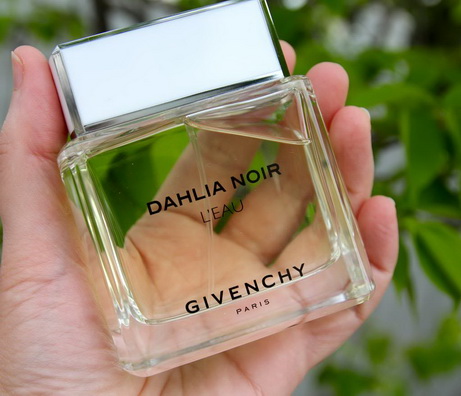 น้ำหอม Dahlia Noir L’Eau by Givenchy EDT 90ml. (มีกล่อง)