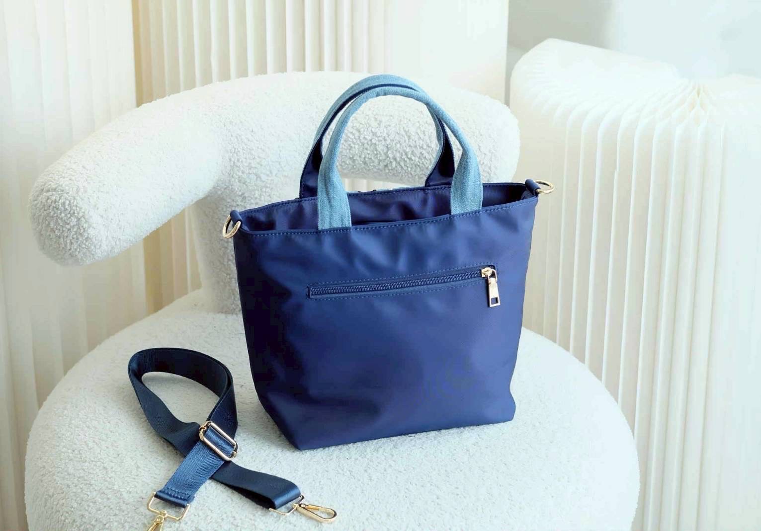 กระเป๋าผ้า Miszapatos แบรนด์ที่ญี่ปุ่นฮิตมาก ดีไซน์น่ารัก วัสดุผ้าไนล่อน เกรดหนา สามารถกันน้ำกันฝุ่นได้