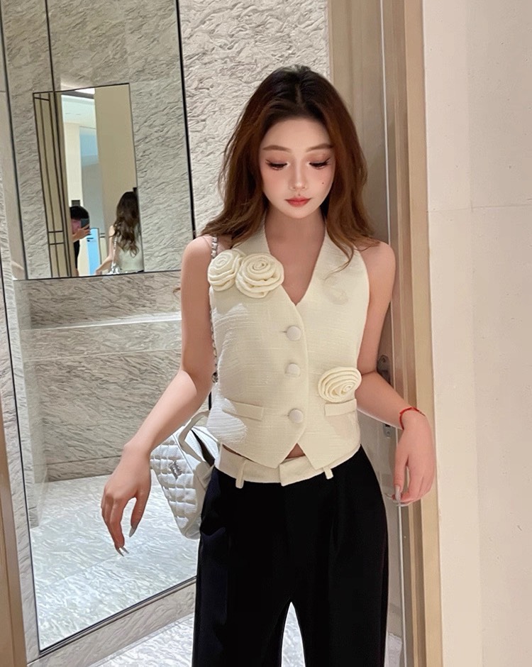 ชุดเซทแฟชั่น เสื้อคล้องคอกระดุมหน้า เนื้อผ้าทวีตเนื้อนุ่ม สีขาวครีม โทนสีสวยหรู