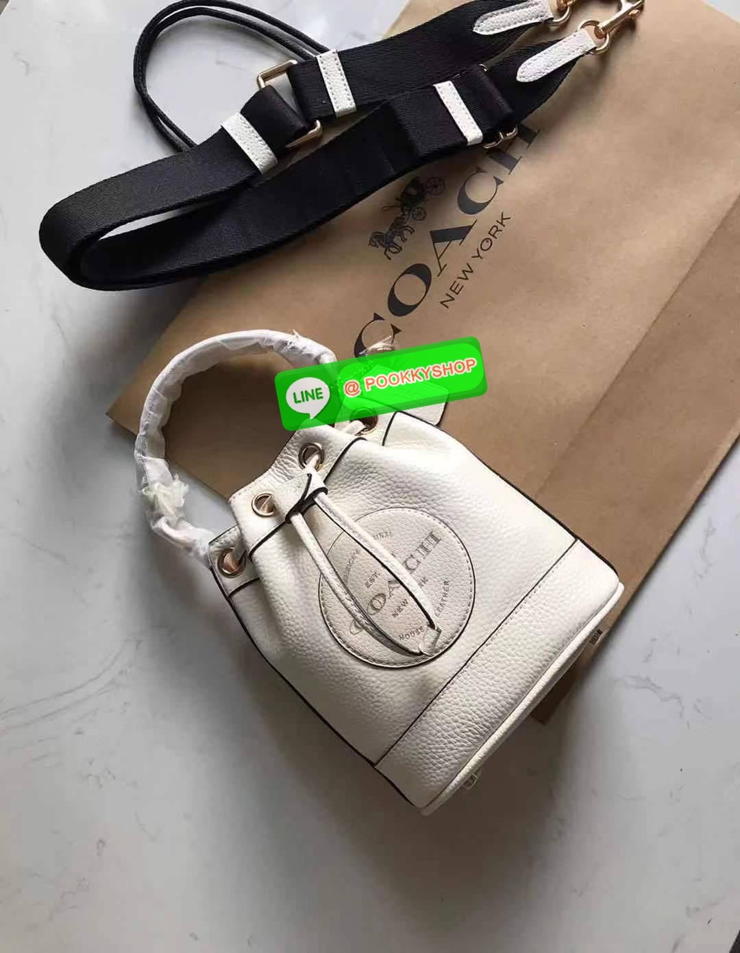 New arrival! 🌈น้องใหม่ล่าสุด สวยหรู ดูดีมากๆค่ะ! COACH DEMPSEY DRAWSTRING BUCKET BAG ((C4100//C4102)) พร้อมส่งที่ไทยค่ะ! กระเป๋าทรงขนมจีบ หนังแท้นิ่มสวยมากๆค่ะ จุดเด่นด้านหน้าปั้มโลโก้แบรนด์ ปากกระเป๋าแบบหูรูดใช้งานง่าย ภายในสามารถใส่ของจำเป็นในชี