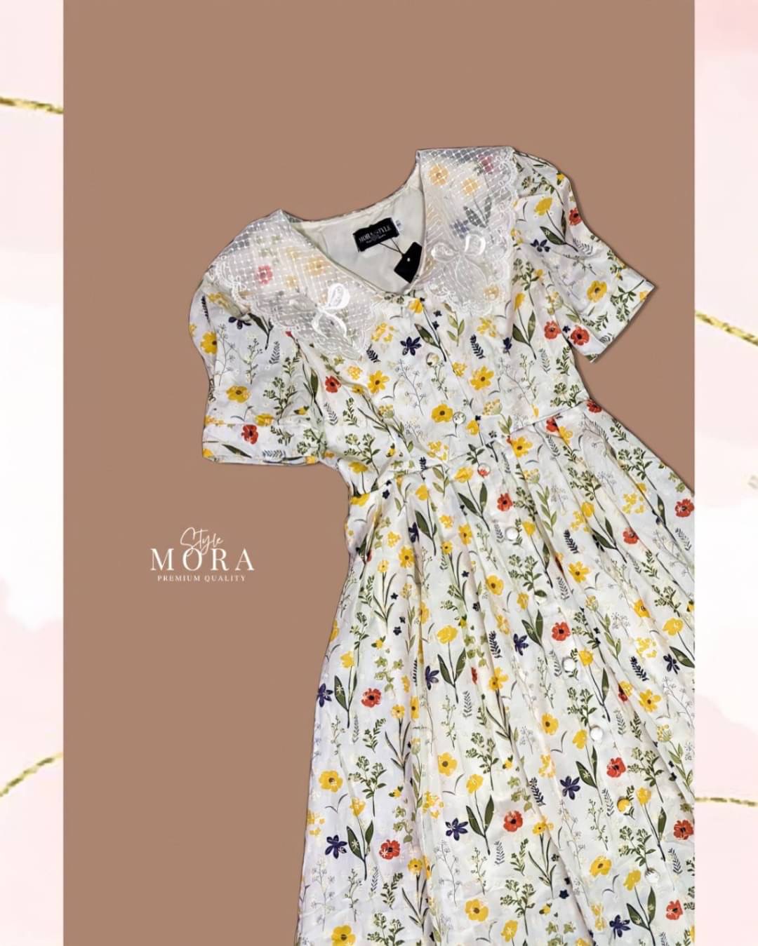 เดรสฉลุยาว คอแต่งลูกไม้ ตัวชุดพิมพ์ลาย ทรงกระดุมผ่าหน้ายาว น่ารักเกินปุยมุ้ยย ของมันต้องมีจริงๆเลยค่าาารุ่นนี้