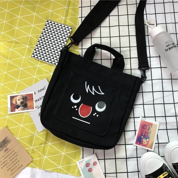 รุ่นใหม่ พร้อมส่ง!!!!!!!! Monna bag น้องมอนน่า จมูกแดงโตๆ มีหน้าม้า มี4สีให้เลือกสดใสกันไปป ได้ทั้งถือและสะพายเลย ใส่ของได้เพียบ เน้นๆ