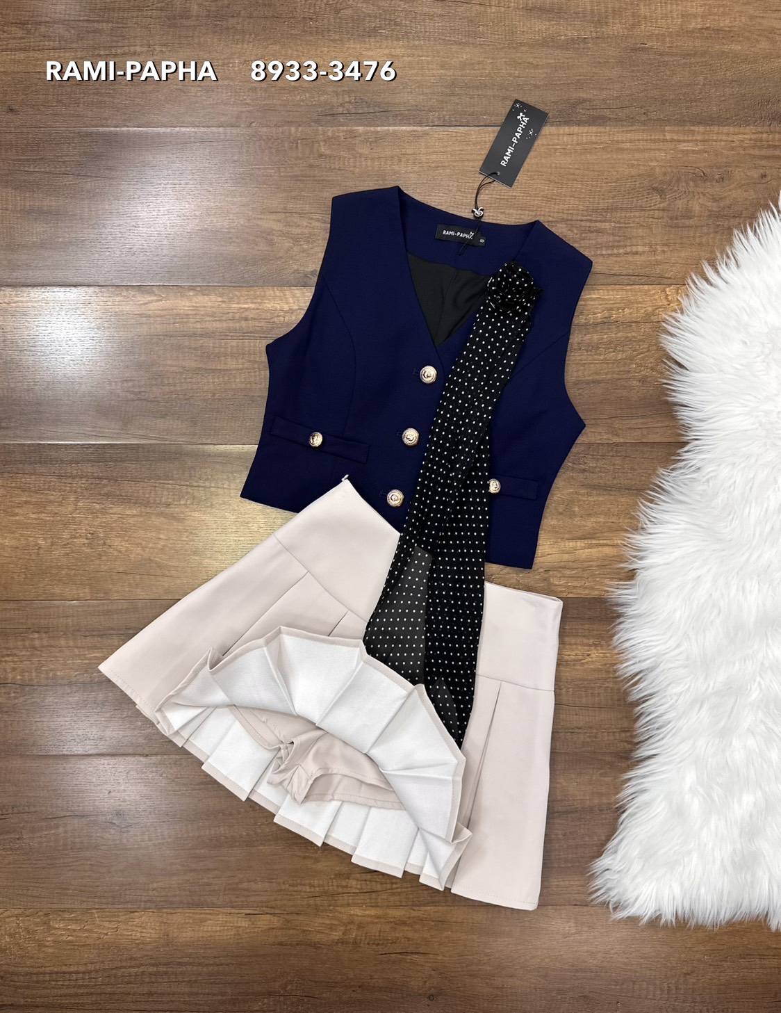 ชุดเซทแฟชั่น ชุดเซต4ชิ้น สุดคุ้ม!! เสื้อโทนสีกรม คอวีกระดุมหน้าสีทองสวยหรูโดดเด่น