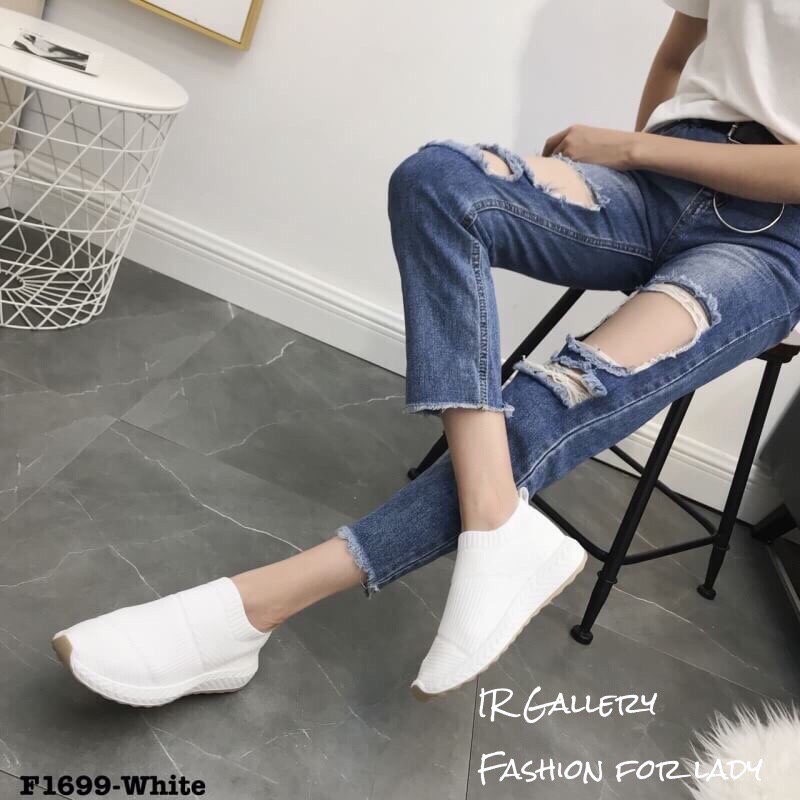 F1699 รีพีทแบบขายดี !! พร้อมส่ง แต่งตัวสไตล์สาวสปอร์ตสุดเก๋ได้ง่ายๆ ด้วยผ้าใบวัสดุผ้ายืดสวมใส่กระชับเท้า ทรงสวมใส่ง่าย รองพื้นถอดได้ พื้นยางนิ่มยืดหยุ่น 360องศา หนา 1 นิ้ว มีความสวยเก๋ สามารถมิกซ์แอนด์แมทซ์ได้หลายสไตล์ เป็นอีกรุ่นของทางร้านที่ขายดีมากๆคร้