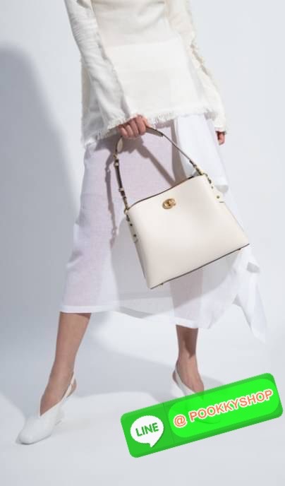 COACH WILLOW SHOULDER BAG ((C2745//C2590//C2621)) พร้อมส่ง ไม่ให้หลงรักยังไงไหว 🔺กระเป๋าหิ้ว//คล้องไหล่//สะพายข้าง สุดคุ้ม! หนังแท้ชั้นดีที่สุด ได้ไปหลงรักแน่นอนค่ะ หนังสวยมากๆ 🔺ตัวกระเป๋าแบ่งเป็นสองช่องหลัก ด้านนึงเป็นแบบหมุนล็อค//อีกด้าน