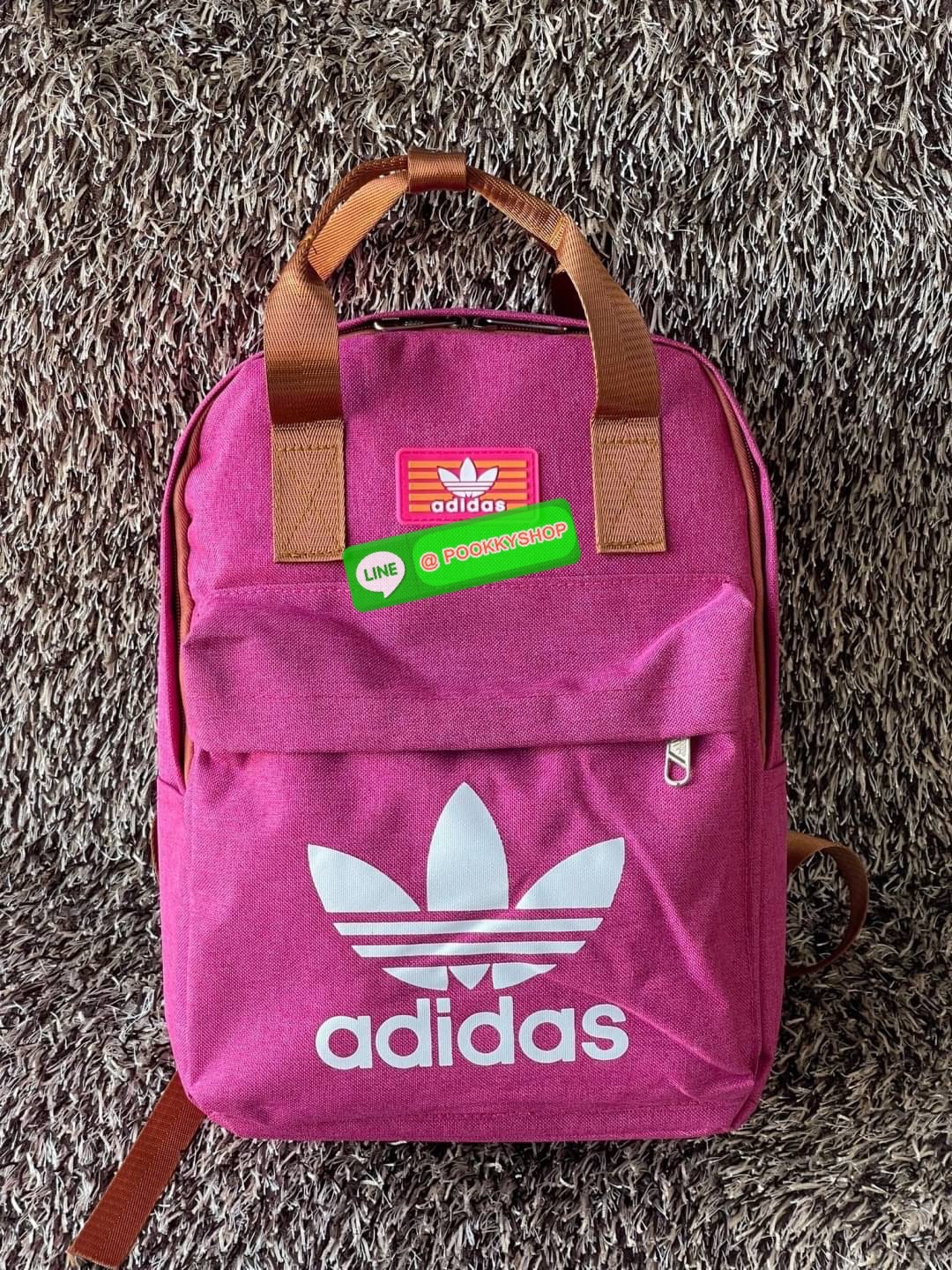 💕Adidas Classic Medium Backpack เป็นกระเป๋าเป้สะพายสามารถจุของได้ปานกลาง แต่มีช่องย่อยเพื่อให้สามารถจัดเก็บของได้อย่างเป็นระเบียบ เป็นกระเป๋าสุดคลาสสิกเพราะเป็นกระเป๋าดีไซน์เรียบง่าย เปิด-ปิดด้วยซิปรูด มาพร้อมกับซิปช่องเล็กด้านหลังช่วยให้หยิบของจา