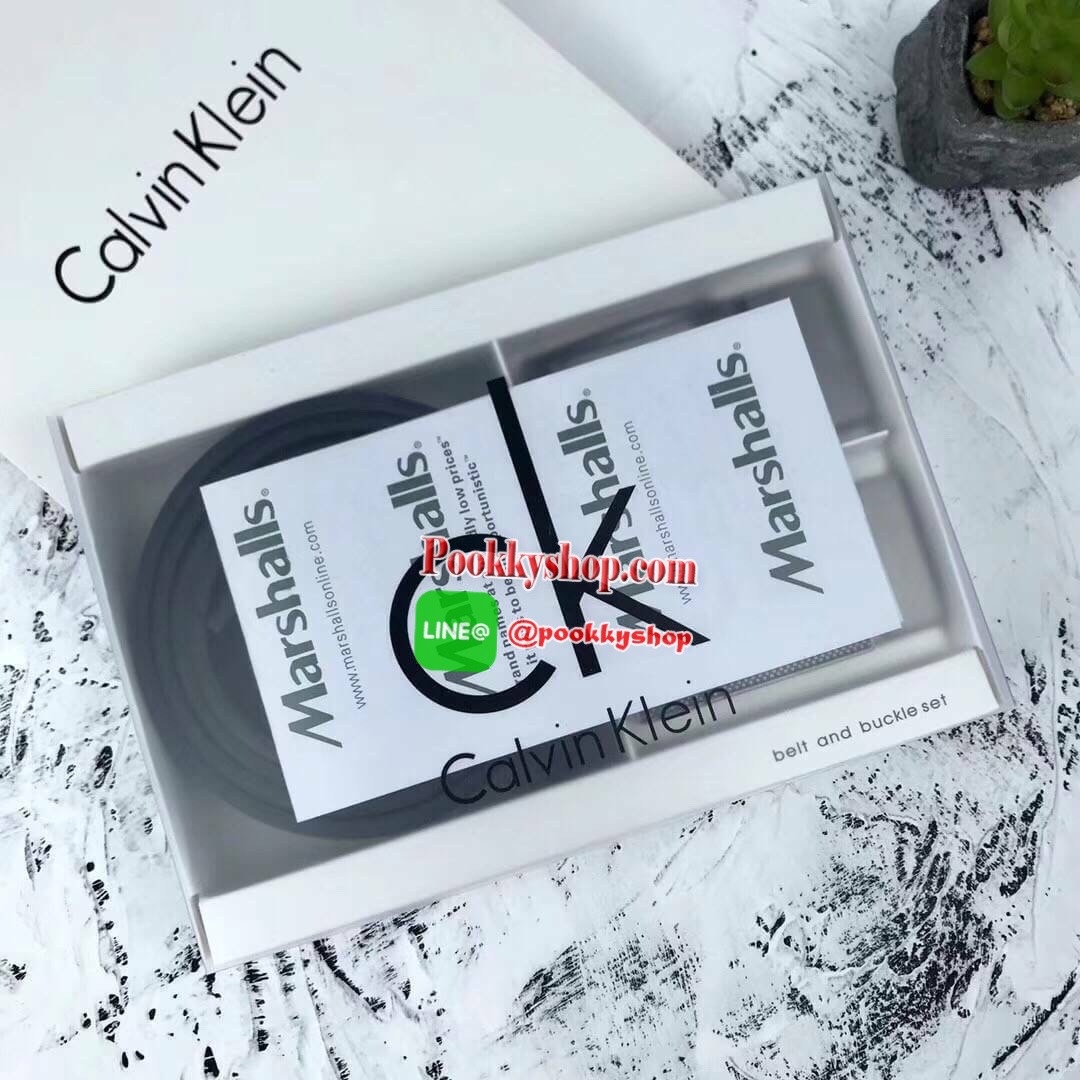 CALVIN KLEIN BELT AND BUCKLE SET เซตเข็มขัดหนังวัวแท้คุณภาพดี ในเซตประกอบด้วย หัวเข็มขัดโลหะ 2 หัว 2 แบบ พร้อมกับเข็มขัดหนังเรียบ 1 เส้นที่สามารถใช้ได้ทั้ง 2 ด้านสีดำสลับน้ำตาล สวยน่าใช้มากๆค่ะ