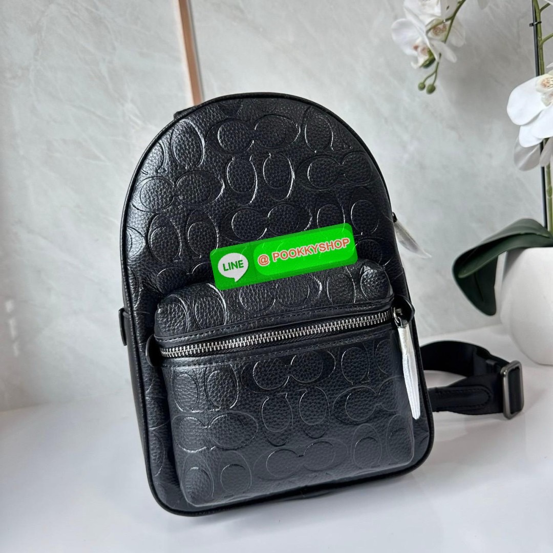 COACH CHARTER PACK LEATHER (CP162) 🔖กระเป๋าคาดอก/คาดหลัง ขนาดกำลังดีน่ารัก 🔖วัสดุ: หนังแท้ทั้งใบคะ 🔖เปิด-ปิดแบบซิป ภายในโล่ง มีช่องย่อย1 ช่อง ช่องซิปด้านหน้า1ช่อง 🔖สายสะพายสามารถปรับระดับได้