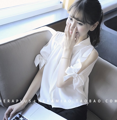 เสื้อแฟชั่นเกาหลี แขนผูกโบว์ สีขาว ผ้าชิฟอนนิ่มลื่น