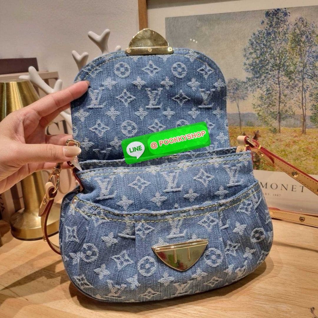 LV sunset monogram denim bag 🔆 Details แรงมากฉุดไม่อยู่ กับกระแสคอลใหม่ lvremix ดีไซน์แบบตัวมัม y2k รูปทรง baguette สวยดูแพง ใบนี้ก็ฉ่ำสุดๆ เป็นกระเป๋าสะพายไหล่ ที่สามารถปรับเป็นสะพายข้างได้